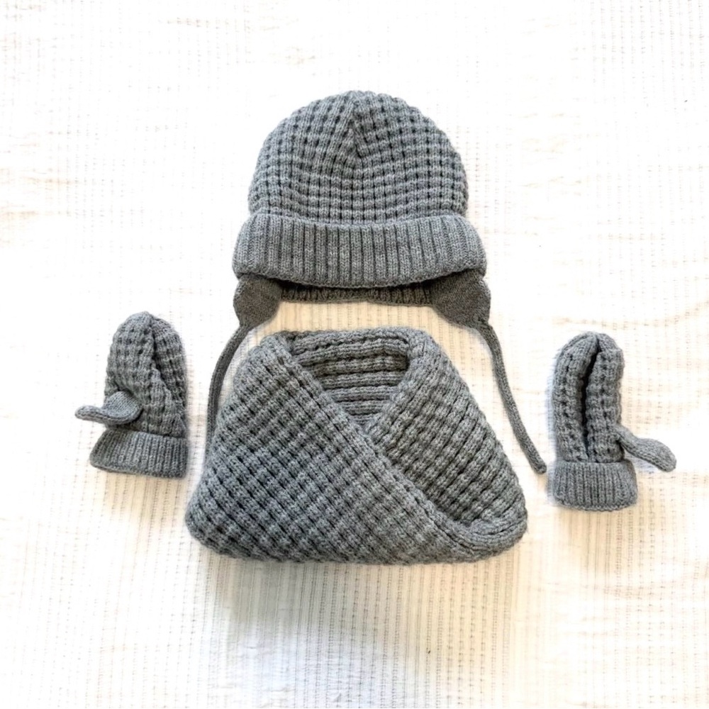 Zara hat, mittens, and scarf 6-12 months